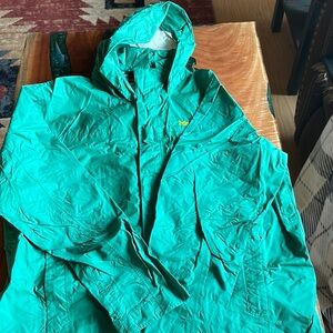 Marmot Green Raincoat Lightweight Hooded Water-Resistant